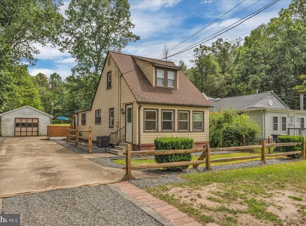 338 LAUREL AVENUE, WILLIAMSTOWN, NJ 08094