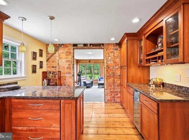 15-17 CRESCENT AVENUE, ROCKY HILL, NJ 08553