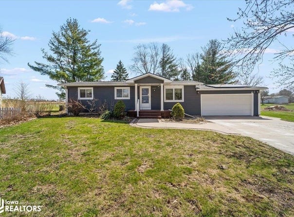 225 Law Avenue, Iowa Falls, IA 50126