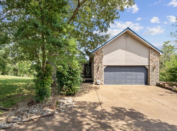 71 Creekway Drive, Crossville, TN 38555
