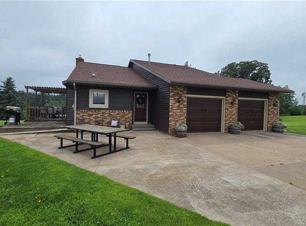 1337 15th Avenue, Barron, WI 54812