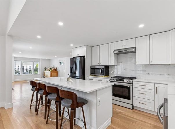 9 Country Parkway, North Providence, RI 02911