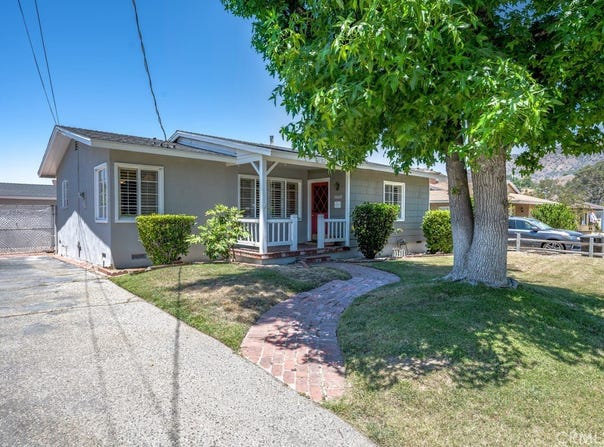11009 Quill Avenue, Sunland, CA 91040