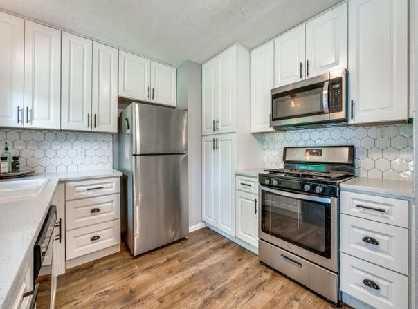 2631 Greenhurst Drive, Farmers Branch, TX 75234