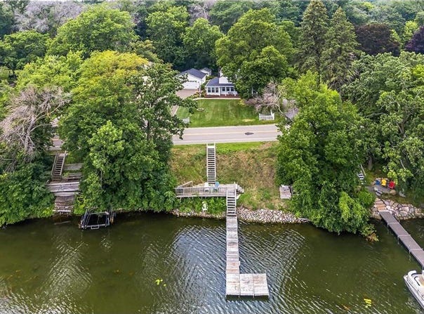 5325 W Bald Eagle Boulevard, White Bear Twp, MN 55110