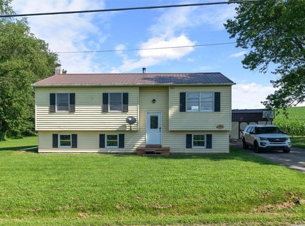 899 Spruce Hollow Rd, Brush Val/Buffington, PA 15748