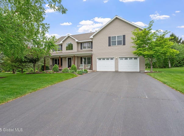 30 Geneva Boulevard, North Greenbush, NY 12198