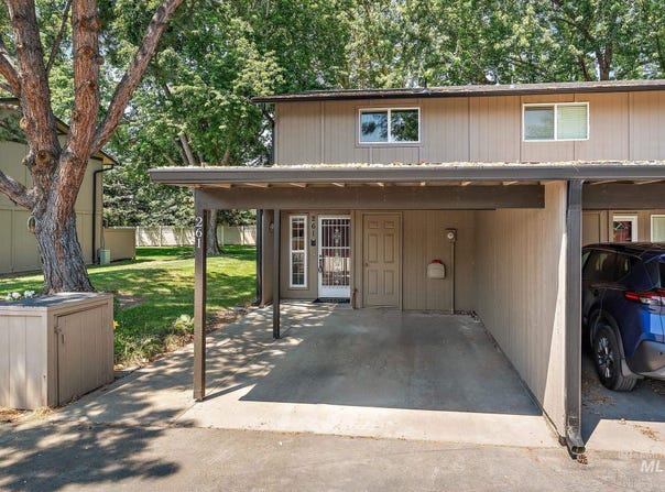 261 Eagle Glen, Eagle, WY 82616