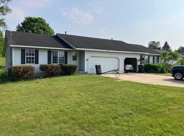 3052 143rd Avenue, Dorr, MI 49323