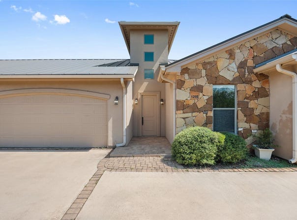 129 Hi Valley, Horseshoe Bay, TX 78657
