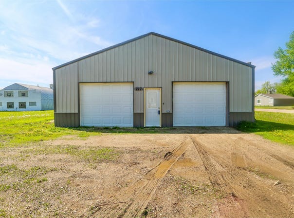 717 4th Avenue, Ipswich, SD 57451