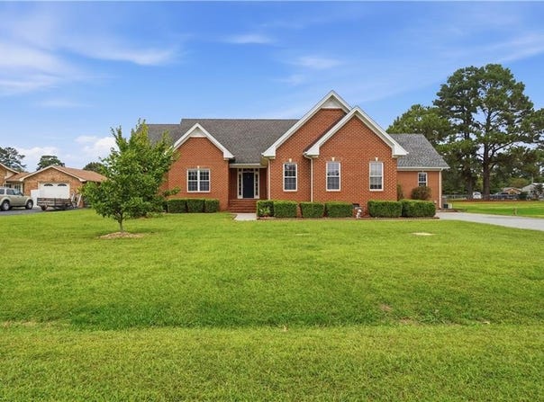 8 Randolph Drive, Windsor, VA 23487