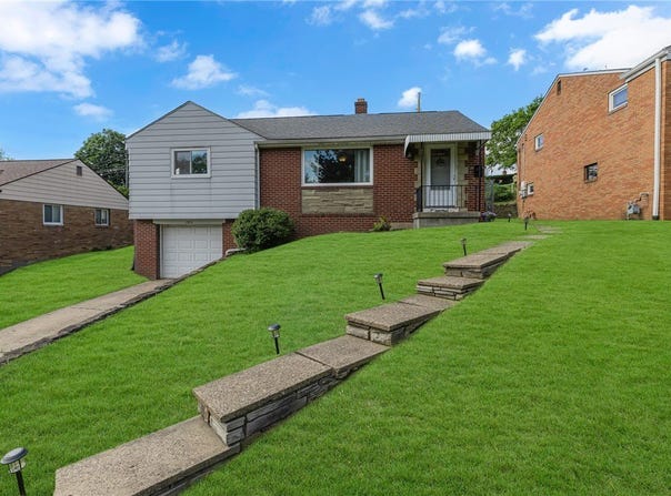 1520 Worcester Dr, PA 15243