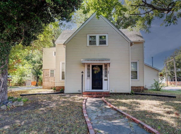 603 E 9th, Winfield, KS 67156
