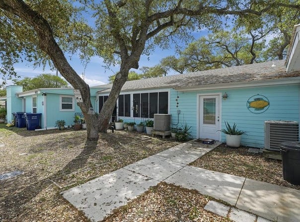 402 Mesquite St., Fulton, TX 78358