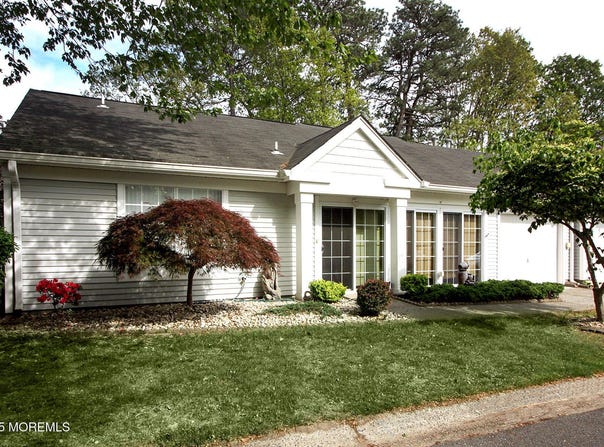 882 Liverpool Circle, Manchester, NJ 08759