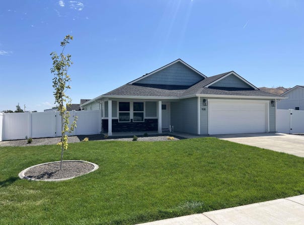 938 Sierra St, Vale, OR 97918