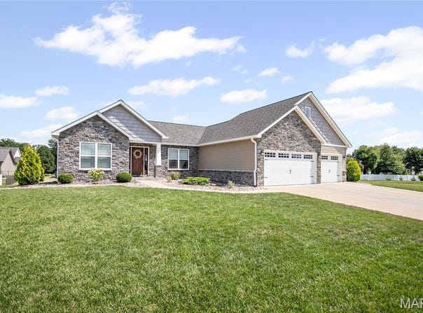 8909 Rock Creek Drive, St Jacob, IL 62281