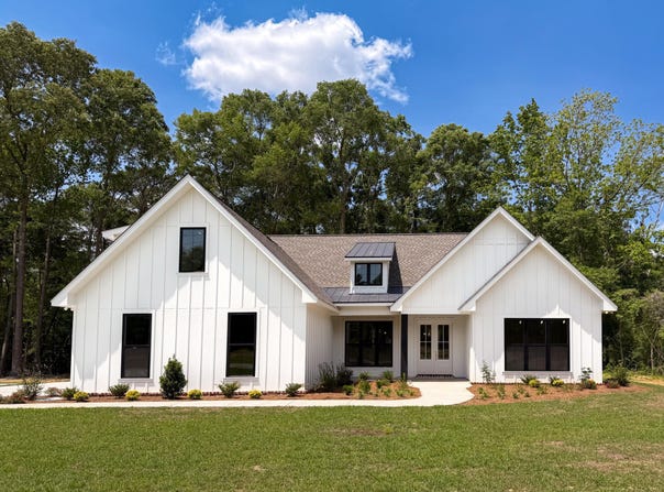 41 Forest Barnes, Petal, MS 39465