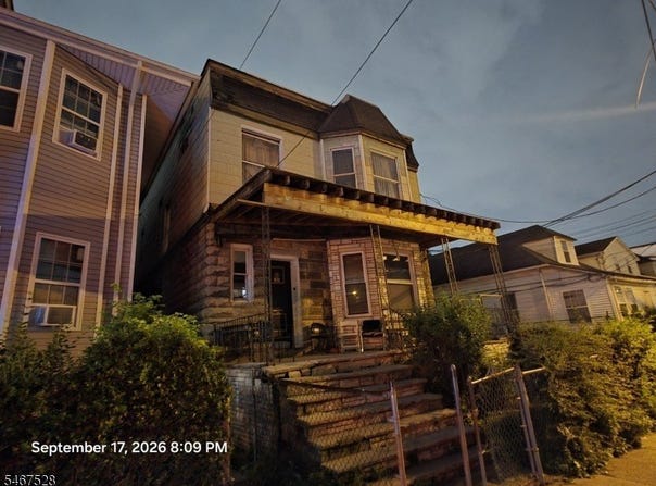 28 Willoughby St, Newark City, NJ 07112-1529
