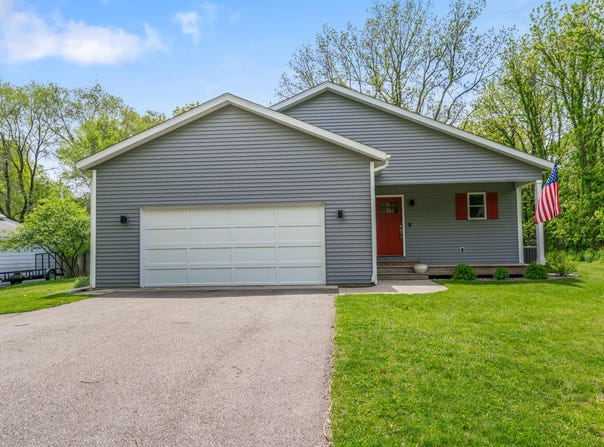 124 S Shore Drive, Portage, MI 49002