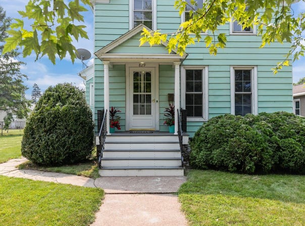829 OTTER Avenue, OSHKOSH, WI 54901