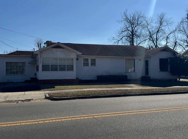 404 E Stewart Ave, Opp, AL 36467