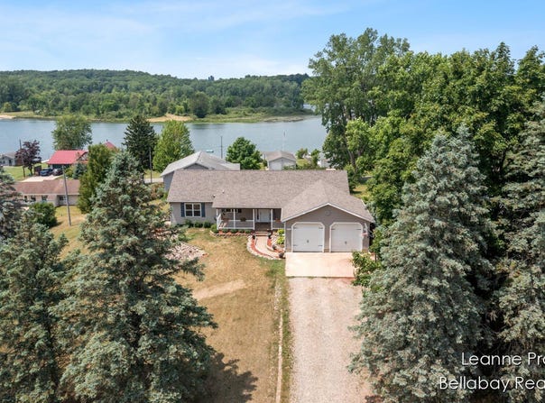 127 Hamilton Lane, Dowling, MI 49050