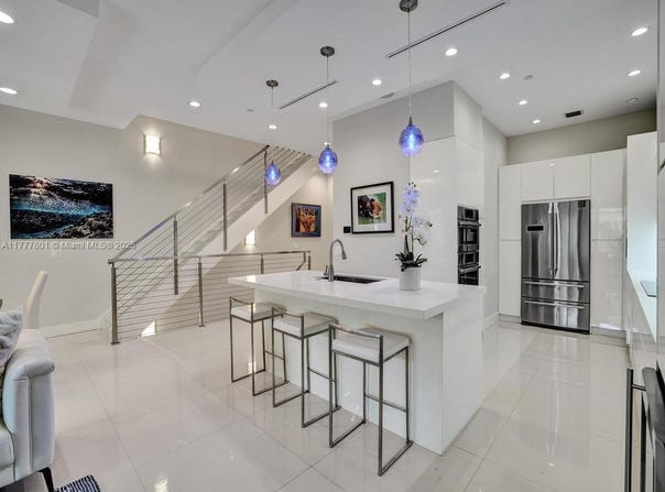 207 NE 13th Ave, Fort Lauderdale, FL 33301