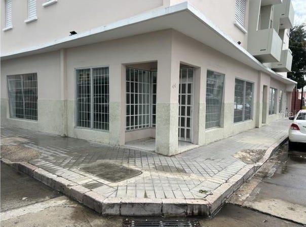 Local 2 Edificio Zamora MAYOR CANTERA ST, PONCE, 00730