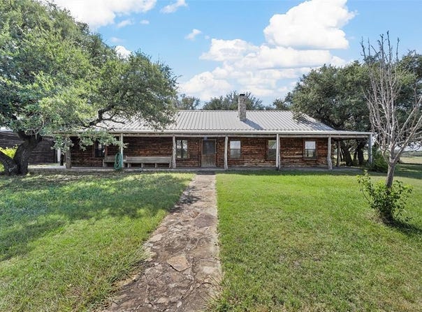 8606 Fm 219, Clifton, TX 76634