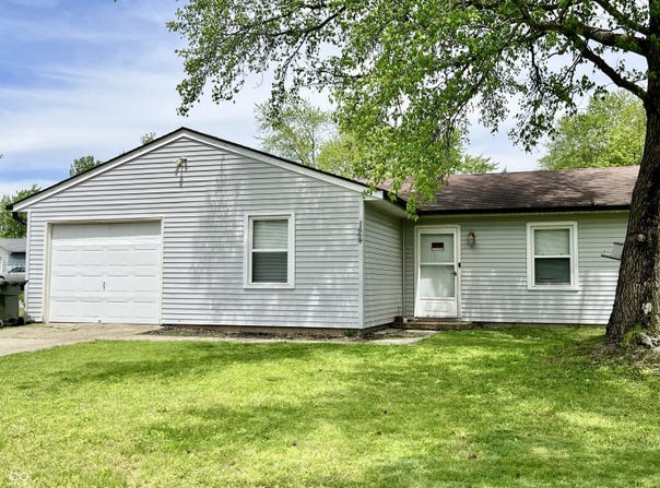 124 Brookside Drive, Hope, IN 47246