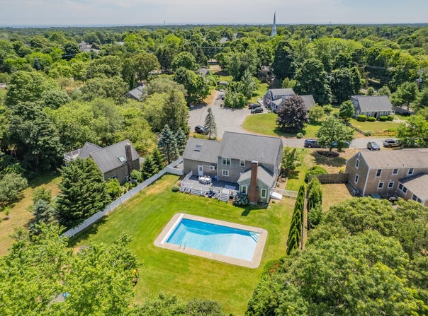 8 Drum Lane, Harwich, MA 02645