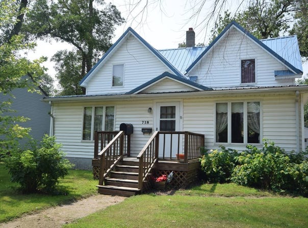 718 3rd Ave E, Sisseton, SD 57262