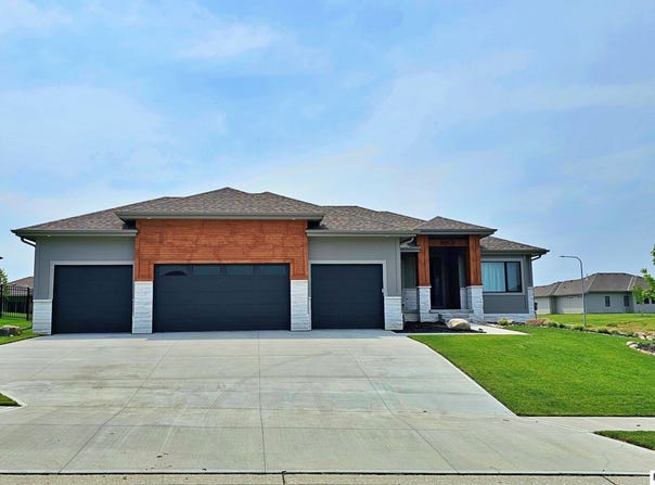 11602 South 116th Street, Papillion, NE 68046