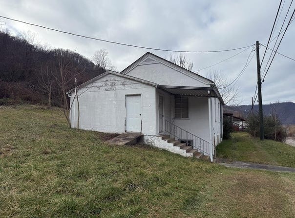 16663 Deepwater Mountain Rd, DEEP WATER, WV 25057