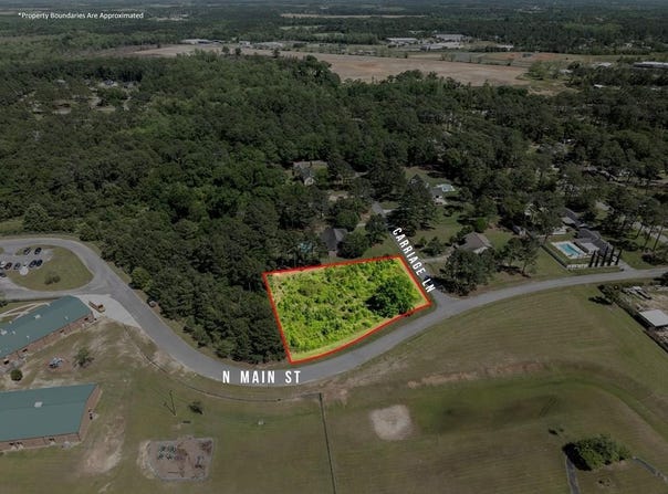 100 Carriage Lane, Sylvester, GA 31701