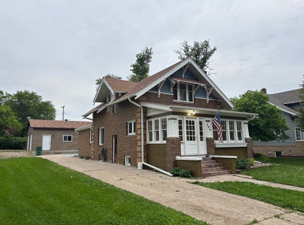 309 Central Ave, New Rockford, ND 58356