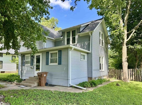 818 Summer Street, Grinnell, IA 50112