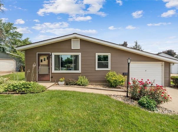 1360 Starry Drive, Marion, IA 52302
