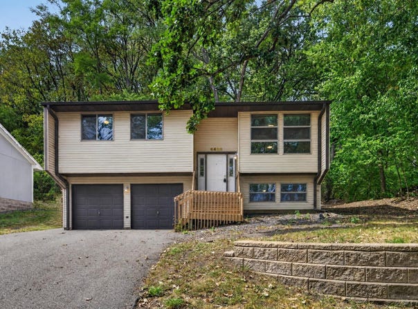 6463 Delilah Avenue, Inver Grove Heights, MN 55076