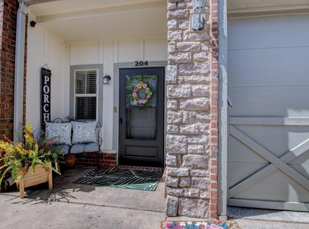 204 Tivoli Lane, Maumelle, AR 72113