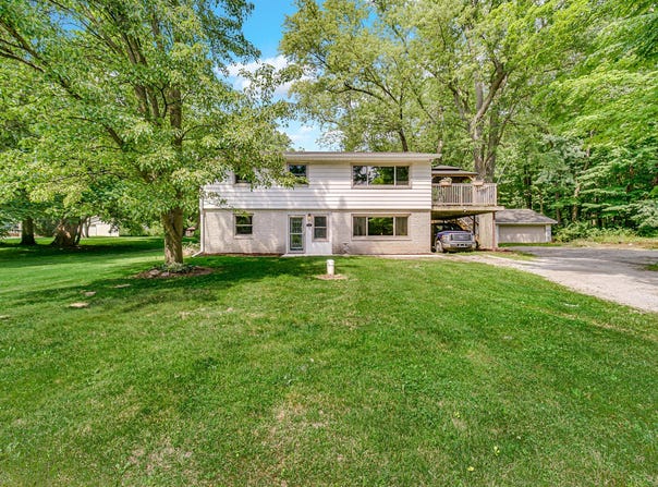 6737 W Johnson Road, La Porte, IN 46350