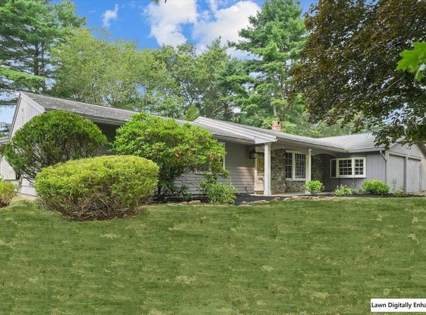 8 Birch Ln, Ipswich, MA 01938
