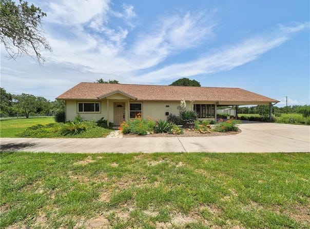 855 Jacoby, Aransas Pass, TX 78336