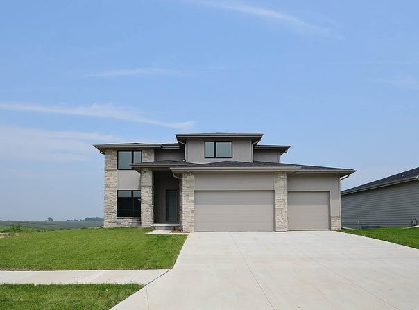 21150 Hartman Avenue, Elkhorn, NE 68022