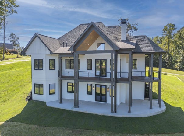 438 Mapleton Lane, Columbus, NC 28722