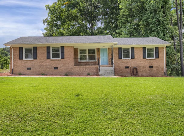 207 Mcleod Drive, Sanford, NC 27330