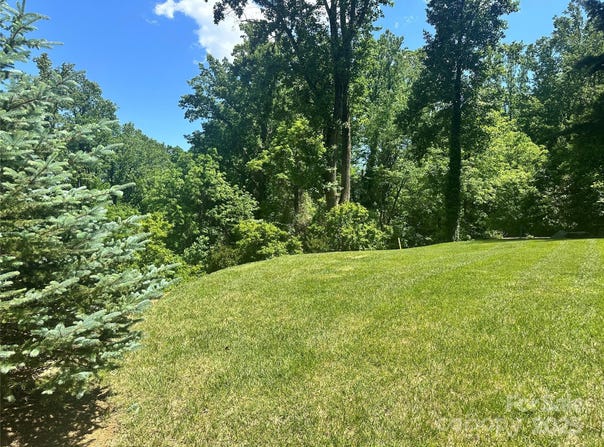 2495 Laurel Park Highway, Laurel Park, NC 28739
