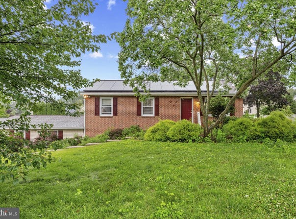 3973 LOCUST GROVE ROAD, COLUMBIA, PA 17512